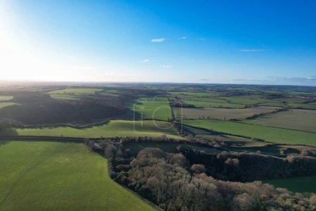 Téléchargez les photos : Superbe vue aérienne du paysage britannique et de la campagne d'Angleterre - en image libre de droit