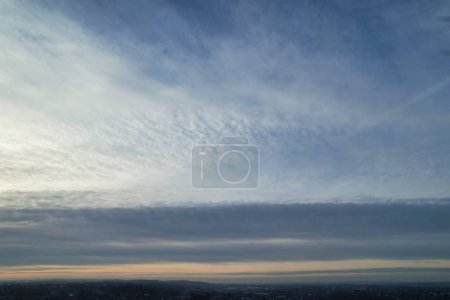 Téléchargez les photos : Belles couleurs du ciel pendant le coucher du soleil - en image libre de droit