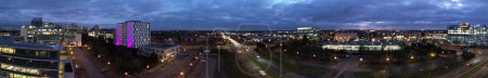 Foto de Vista panorámica de la ciudad por la noche - Imagen libre de derechos