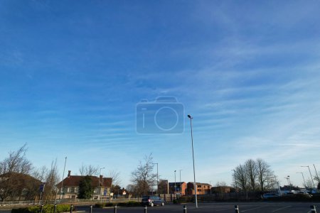 Photo for UNITED KINGDOM, LUTON - 5TH FEBRUARY, 2023: High Angle Panoramic View of Retail Park and Central Dunstable Town - Royalty Free Image