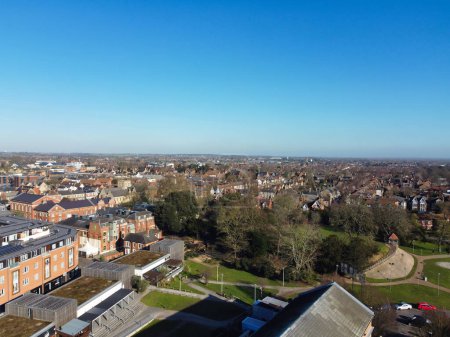 Vista aérea del centro de Bedford City en Sunny Day 