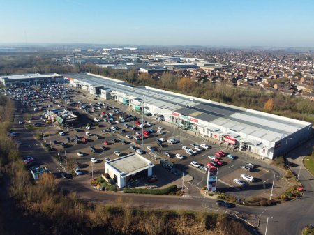 Foto de REINO UNIDO, BEDFORD - 6 DE FEBRERO DE 2023: Vista aérea del Kempston Business Retail Park, que se encuentra cerca de Bedford Town of England - Imagen libre de derechos