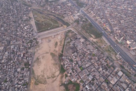 Téléchargez les photos : Aerial View of Gujranwala City of Punjab Pakistan - en image libre de droit