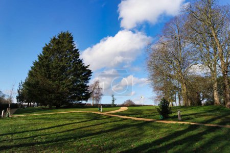 Foto de Hermosa vista de Wardown Museum Park y árboles en Luton Inglaterra Reino Unido - Imagen libre de derechos