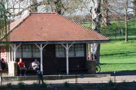 Téléchargez les photos : Parc public local de Bedford Ville d'Angleterre - en image libre de droit