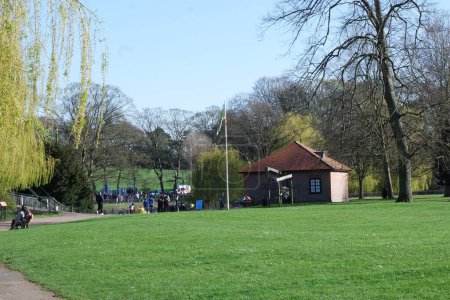 Téléchargez les photos : Wardown Public Park of Luton Angleterre Grande-Bretagne - en image libre de droit