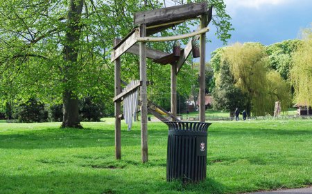 Foto de Luton, Inglaterra, Reino Unido - 2 de octubre de 2022: Wardown Public Park en primavera - Imagen libre de derechos