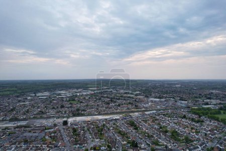 Téléchargez les photos : Vue aérienne du coucher du soleil sur la ville - en image libre de droit