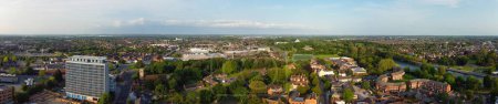 Foto de BEDFORD, INGLATERRA, Reino Unido - 28 MAY, 2023: Vista panorámica aérea de la ciudad de Bedford - Imagen libre de derechos