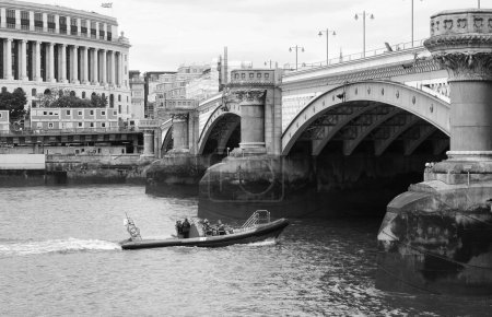 Foto de Londres, Reino Unido - 30 de mayo de 2023: Vista del centro de Londres en River Thames - Imagen libre de derechos