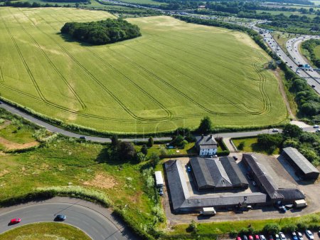 Foto de Luton, Inglaterra, Reino Unido - 13 de junio de 2023: Vista aérea panorámica de Stockwood Park - Imagen libre de derechos