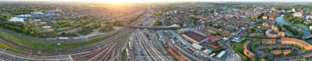 Téléchargez les photos : Central Bedford City, Angleterre, Royaume-Uni - 27 mai 2023 : Vue aérienne de Bedford City - en image libre de droit