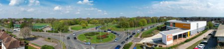 Foto de Vista aérea panorámica del paisaje cerca de la histórica campiña de Bedford City en Stewartby Village England UK. 22 de abril de 2023 - Imagen libre de derechos