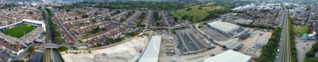 Téléchargez les photos : Vue Aérienne De Luton City, Angleterre, Grande-Bretagne. Des images ont été prises avec la caméra du drone le 7 septembre 2023.Pendant l'heure du coucher du soleil. - en image libre de droit