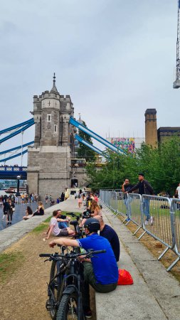 Téléchargez les photos : Low Angle View of World Famous Tourist Attraction at Tower Bridge and River Thames which is Most Crowded with International Tourists at Central London, England UK. Capturé le 18 juin 2023 - en image libre de droit