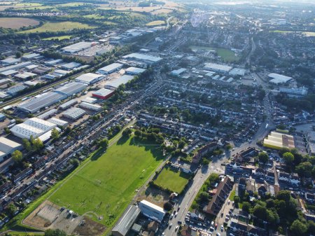 Téléchargez les photos : Vue Aérienne De Luton Town, Angleterre, Grande-Bretagne, Royaume-Uni. Capturé avec la caméra du drone le 9 août 2023 à haute altitude - en image libre de droit