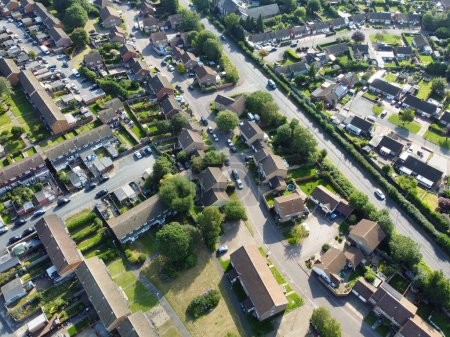 Foto de Vista aérea de East Luton Town of England Gran Bretaña, Reino Unido. Capturado con la cámara del dron el 17 de agosto de 2023 desde gran altitud - Imagen libre de derechos