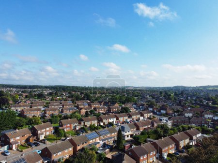 Foto de Vista aérea de East Luton Town of England Gran Bretaña, Reino Unido. Capturado con la cámara del dron el 17 de agosto de 2023 desde gran altitud - Imagen libre de derechos