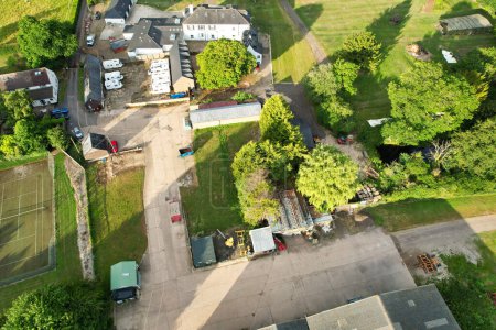 Foto de Vista de ángulo alto más hermosa del paisaje de la campiña británica en Sharpenhoe Clappers cerca de Luton City of England Gran Bretaña. Imagen capturada el 26 de junio de 2023 - Imagen libre de derechos