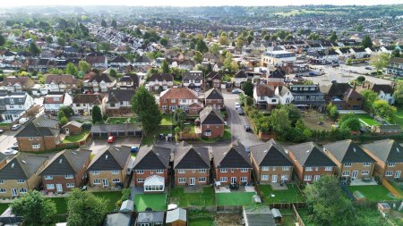 Téléchargez les photos : High Angle View of Residential Real Estate Homes at Luton town of England Royaume-Uni. Image prise le 14 octobre 2023 - en image libre de droit