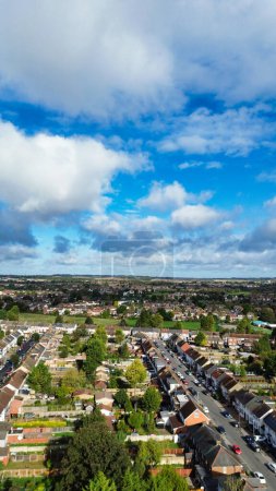 Téléchargez les photos : High Angle View of Residential Real Estate Homes at Luton town of England Royaume-Uni. Image prise le 14 octobre 2023 - en image libre de droit