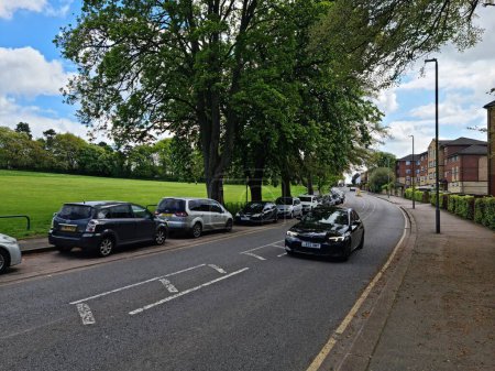 Téléchargez les photos : Major Road and Traffic à Luton City en Angleterre. L'image a été prise avec la caméra du drone le 7 mai 2023 - en image libre de droit