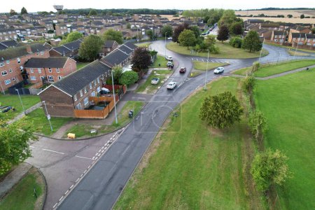 Foto de Vista aérea del noreste de Luton City of England durante la lluvia y el atardecer nublado. La imagen de ángulo alto fue capturada con la cámara del dron el 22 de septiembre de 2023 - Imagen libre de derechos
