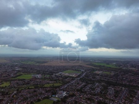 Téléchargez les photos : La plus belle vue du paysage de Luton Town of England Royaume-Uni, Drone's High Angle Camera Shot of England, Grande-Bretagne Royaume-Uni - en image libre de droit