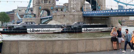 Foto de Vista panorámica del Puente de Londres y el río Támesis en el centro de Londres Ciudad de Inglaterra Gran Bretaña, Reino Unido. Imagen capturada el 18 de junio de 2023 - Imagen libre de derechos