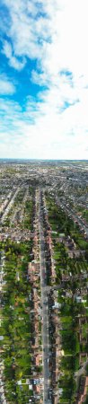 Foto de Vista aérea más hermosa de casas residenciales de bienes raíces en Luton Town of England Reino Unido. Imagen capturada con la cámara del dron el 22 de octubre de 2023 durante el hermoso día soleado claro - Imagen libre de derechos
