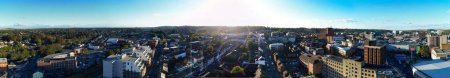 Téléchargez les photos : La plus belle vue aérienne de maisons immobilières résidentielles à Luton Town en Angleterre au Royaume-Uni. Image prise avec la caméra du drone le 22 octobre 2023 lors d'une belle journée ensoleillée partielle - en image libre de droit