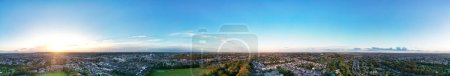 Téléchargez les photos : Vue panoramique du parc public du musée Wardown qui a un accès gratuit au public ordinaire. Wardown Public Park est situé près de Central Luton City en Angleterre, capturé le 24 octobre 2023 - en image libre de droit
