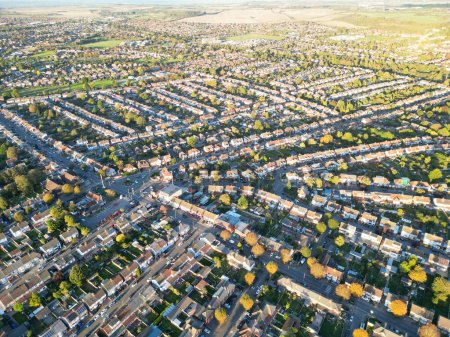 High Angle of Residential Real Estate at Luton City of England, Grande-Bretagne. L'image a été prise avec la caméra du drone le 27 octobre 2023 