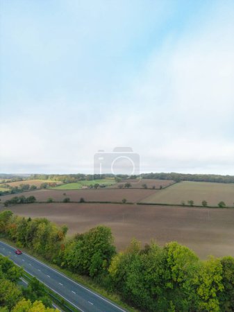 Téléchargez les photos : Vue à angle élevé de la campagne de HXoTown en Angleterre au Royaume-Uni. Image prise le 28 octobre 2023 - en image libre de droit