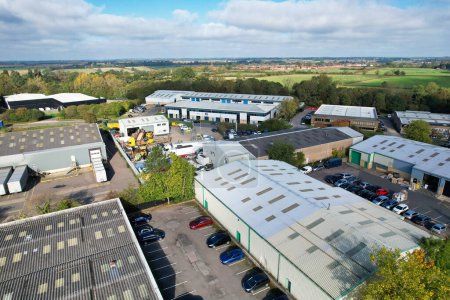 Téléchargez les photos : Vue Aérienne de la Zone Industrielle à Northampton City en Angleterre Grande Bretagne Royaume-Uni. Capturé avec la caméra du drone le 25 octobre 2023 - en image libre de droit