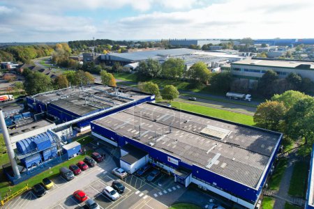 Foto de Vista aérea del polígono industrial en Northampton City of England Gran Bretaña Reino Unido. Capturado con la cámara de Drone el 25 de octubre de 2023 - Imagen libre de derechos