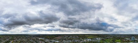 Téléchargez les photos : Sky and Clouds au-dessus de Hemel Hempstead Town of England Grande-Bretagne, Royaume-Uni. A été capturé le 5 novembre 2023 - en image libre de droit