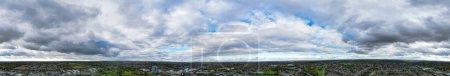 Foto de Sky and Clouds over Hemel Hempstead Town of England Gran Bretaña, Reino Unido. Fue capturado el 5 de noviembre de 2023 - Imagen libre de derechos