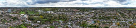 Foto de Vista aérea de Hemel Hempstead Ciudad de Inglaterra Gran Bretaña, Reino Unido. Capturado el 5 de noviembre de 2023 durante vientos fuertes y fríos - Imagen libre de derechos
