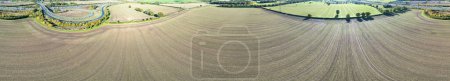 Foto de Vista aérea panorámica de gran angular del paisaje rural en Hemel Hempstead Town of England Gran Bretaña, Reino Unido. Capturado el 5 de noviembre de 2023 durante vientos fuertes y fríos. - Imagen libre de derechos