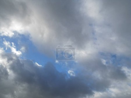 Téléchargez les photos : High Angle Footage of Unique sky and Clouds over England Royaume-Uni - en image libre de droit