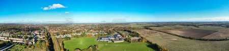 Foto de Vista panorámica más hermosa de la campiña británica Paisaje de Letchworth Garden City of England UK. Imagen capturada el 11 de noviembre de 2023 con la cámara de Drone - Imagen libre de derechos