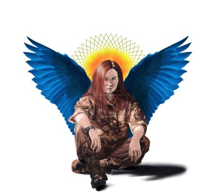 Téléchargez les photos : Médecin militaire ukrainien avec des ailes d'ange bleu et aura dorée autour de sa tête isolée sur fond blanc - en image libre de droit