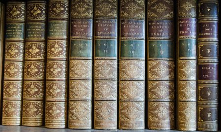 Téléchargez les photos : Vintage, livres d'histoire reliée au cuir, y compris des volumes de l'histoire de l'Angleterre de Macaulay et les comptes rendus de Trevelyan de GXoadi. - en image libre de droit