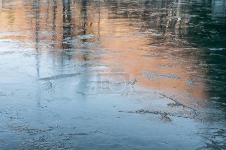 Téléchargez les photos : Eau glacée, chiffres dans la glace - en image libre de droit
