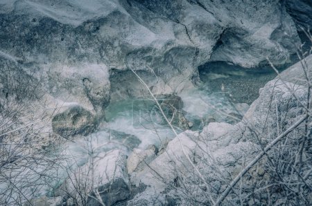 Foto de Hermoso paisaje con río en invierno - Imagen libre de derechos