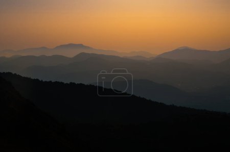 Foto de Sunset in the mountains, colorful sunset, mountains sunset - Imagen libre de derechos