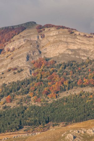Foto de Mountains at fall, colored - Imagen libre de derechos