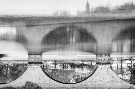 Téléchargez les photos : Bridge on the lake reflection, abstract bridge - en image libre de droit