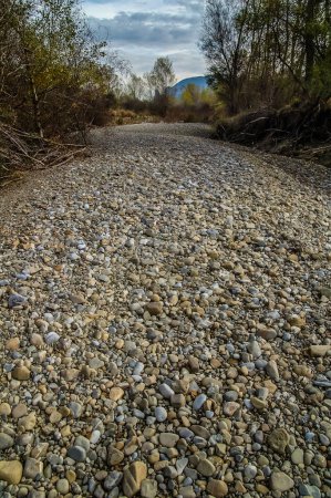 Foto de Dry river bed, torrent Drought, arid river - Imagen libre de derechos